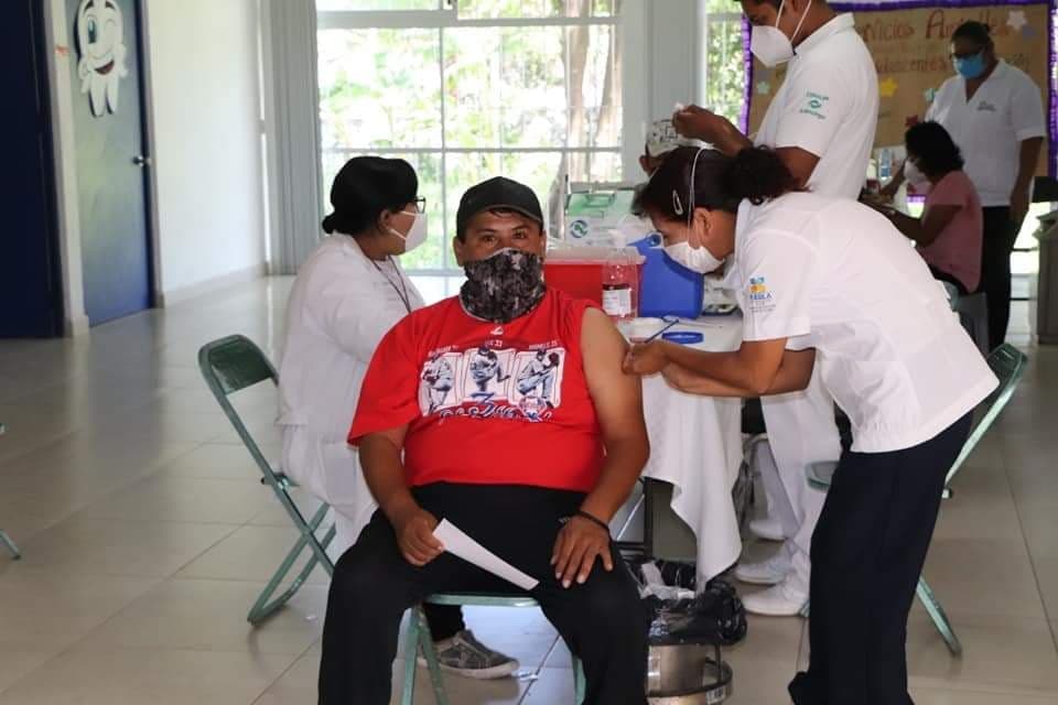 Aplica Salud 85 mil vacunas Covid para rezagados en Puebla