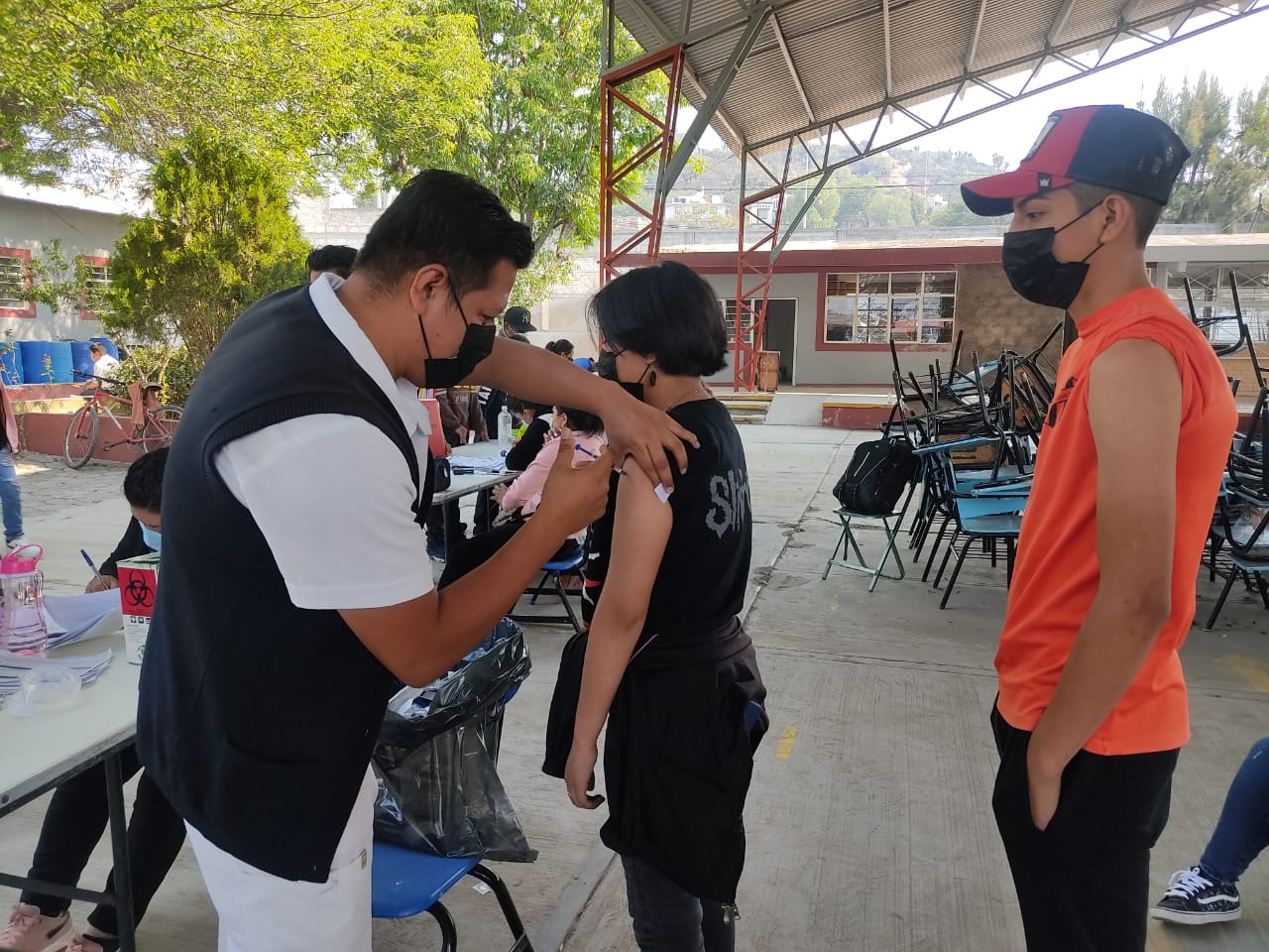 Sin contratiempos inicia vacunación Covid de 12 a 14 años en Tlacotepec