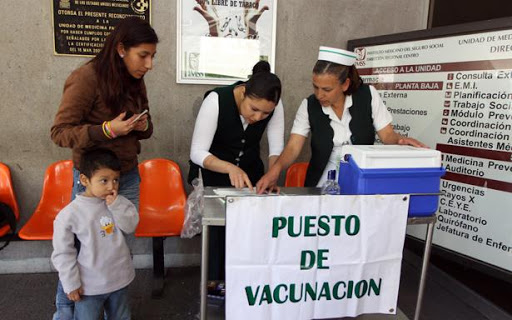 Pese a Covid, Unidades de Medicina Familiar del IMSS siguen vacunando