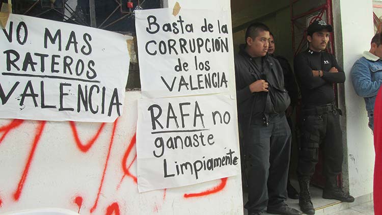 Mantienen plantón en Venustiano Carranza a favor de Puebla Unida