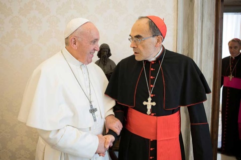 Papa se reúne con Cardenal que encubrió a pederastas   