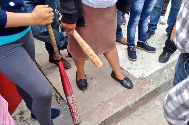 Vecinos de Coapan vigilan su junta auxiliar tras hallazgos de cadáveres en Tehuacán