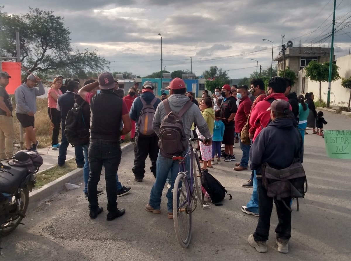 Sin alumbrado público, fraccionamiento Hacienda La Juventud en Tehuacán 