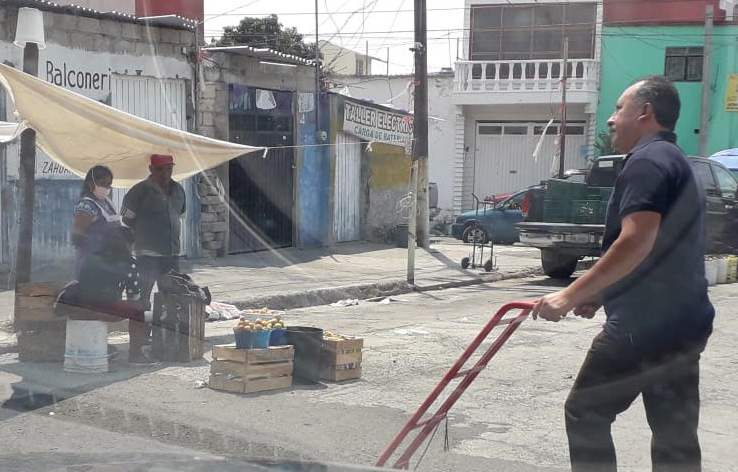 Tianguistas toman calles hacia el oeste de Atlixco