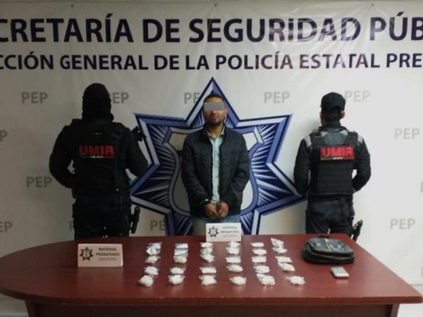 Detienen a Carlos con 30 dosis de droga en calles de Puebla capital 