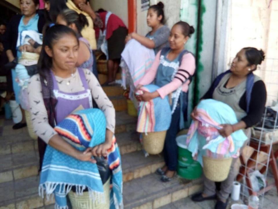 Coapeñitas piden a candidatos permitir sus ventas en Tehuacán