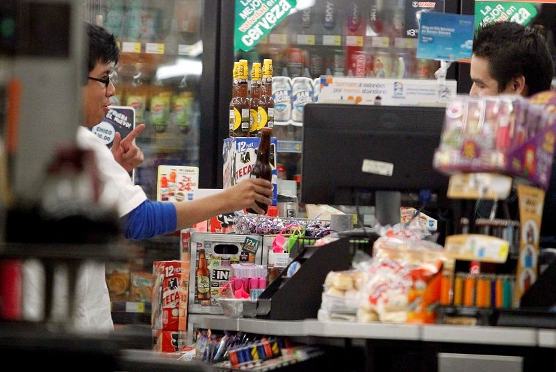 Suspenderán venta de alcohol a las 3am en plena noche mexicana