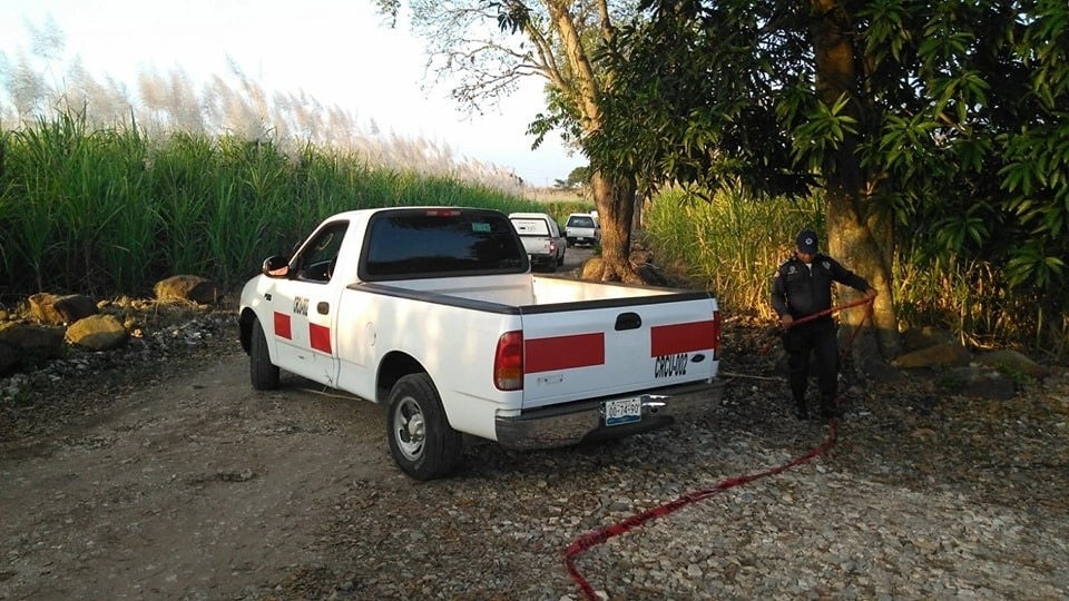 Encuentran ambulancia con dos muertos en su interior