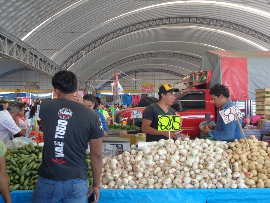 Se incrementa costo de verduras en mercados de Izúcar