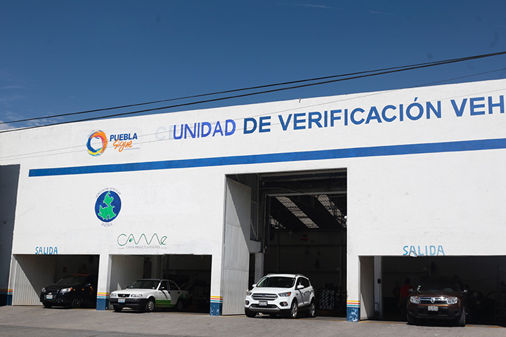 Sólo 50% de autos en Puebla cumplen con la verificación vehicular