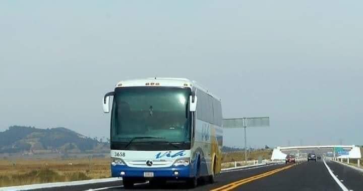 En asalto a Vía desnudan y disparan a pasajeros en Acajete