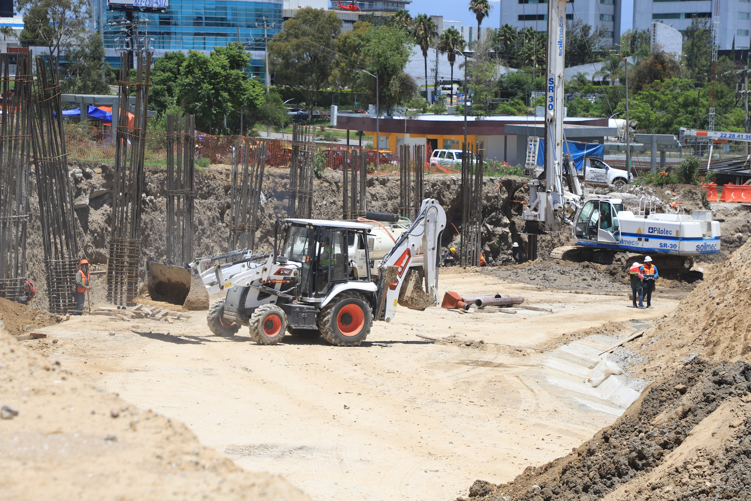 Seguirán obras en la Vía Atlixcáyotl tras muerte de trabajadores: Segob 