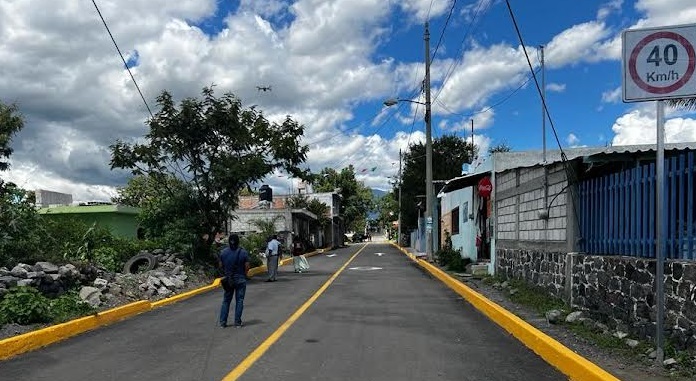 Ayala inaugura obras en la junta auxiliar de Coyula