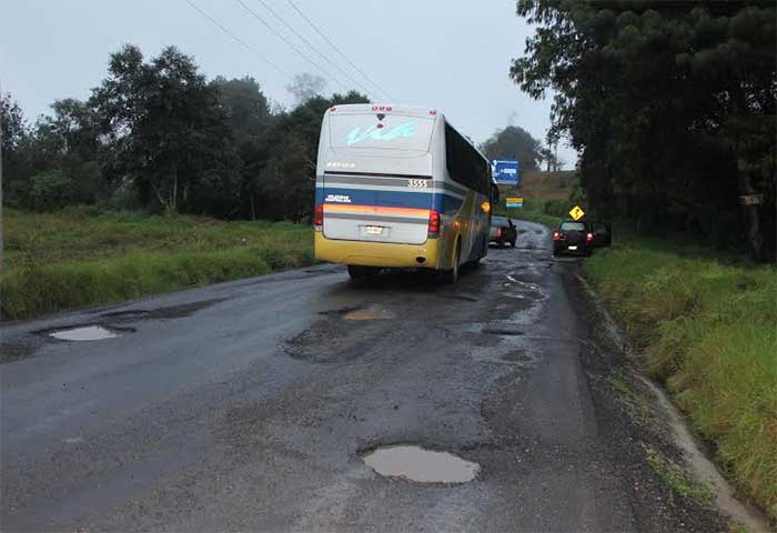 Lluvias afectan las carreteras en la Sierra Norte de Puebla