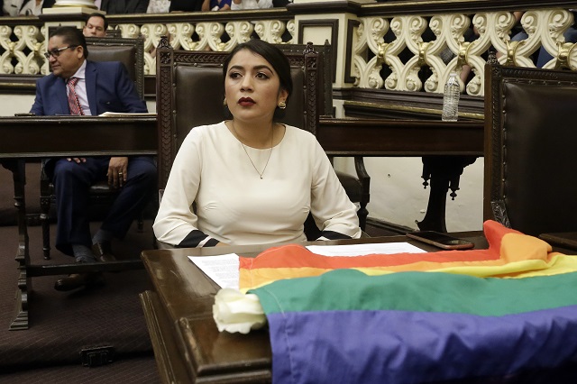 Piden que candidatos en Puebla estén limpios de violencia de género