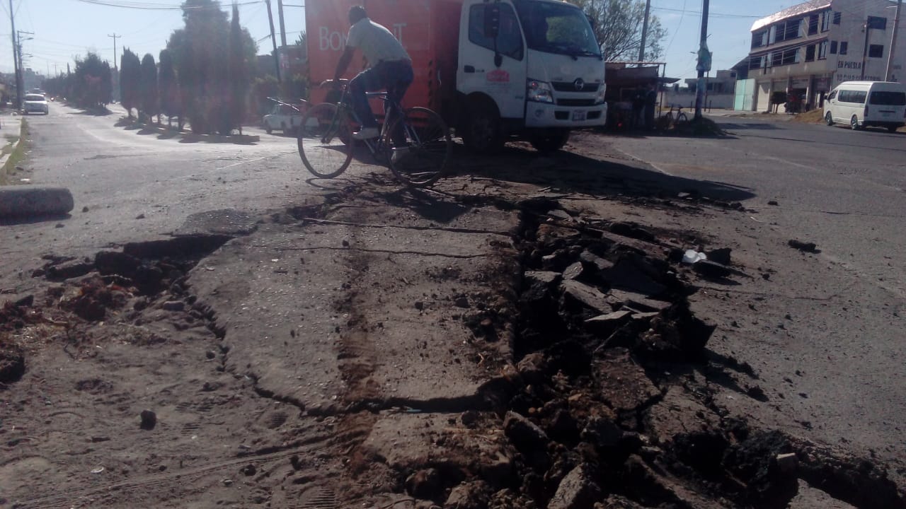 Hasta las vías del tren se roban en Texmelucan