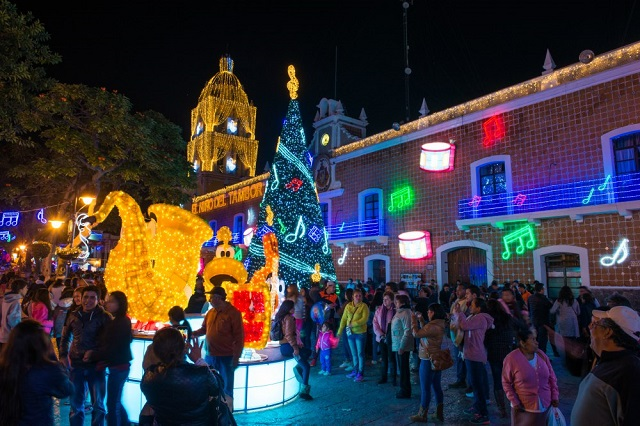 Vamos a prender la temporada: comerciante desconcierta a tianguistas de Atlixco