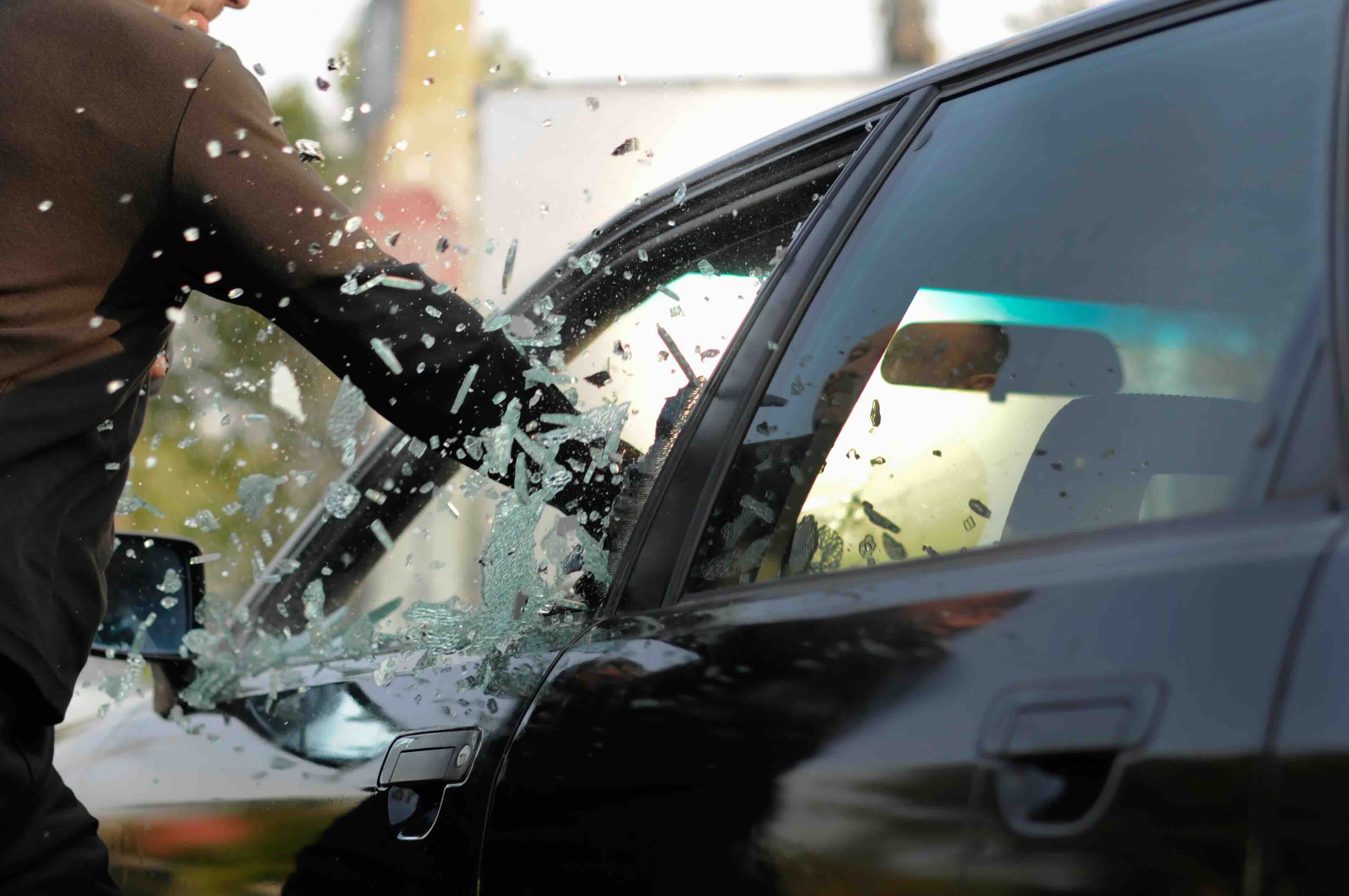 Son violentos 72.48% de los robos de vehículos asegurados en Puebla: AMIS
