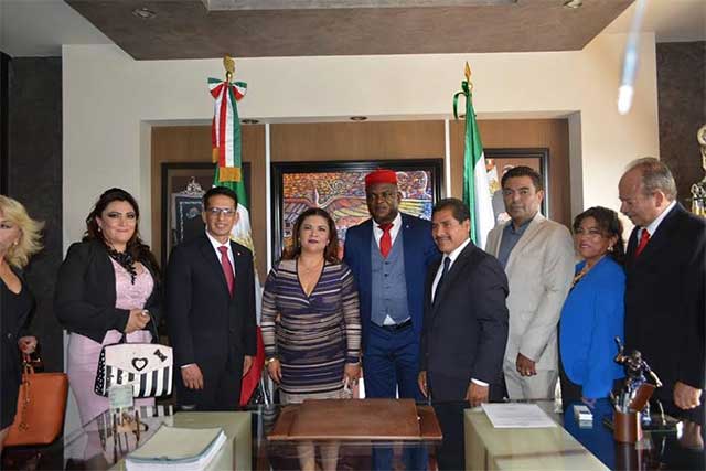 Embajador de Sierra Leona visita Tecamachalco