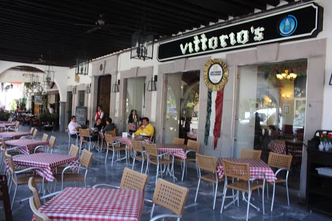 Acusan al restaurante Vittorios Atlixco de despido injustificado y homofobia