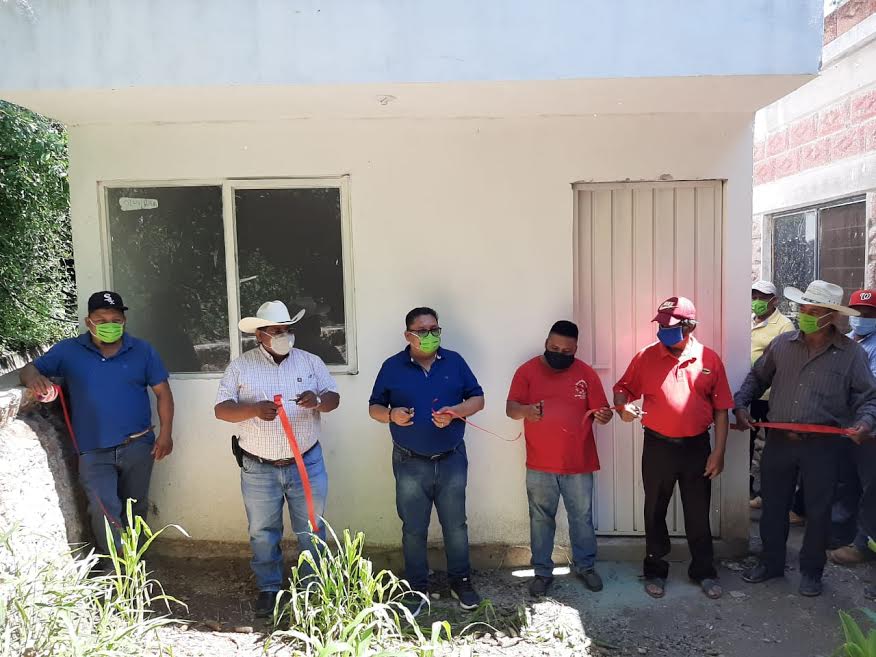Entrega Antorcha Campesina 11 viviendas en la Mixteca