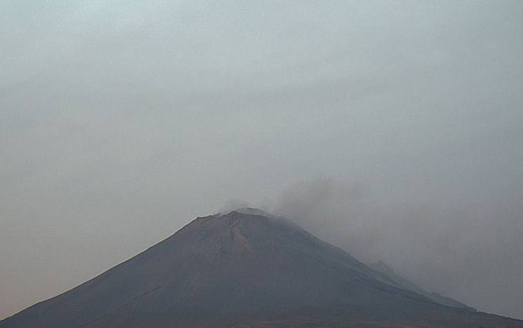 Popocatépetl registra 93 exhalaciones y 886 minutos de tremor