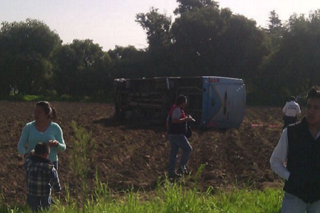 Volcadura de camión deja 17 lesionados en Texmelucan