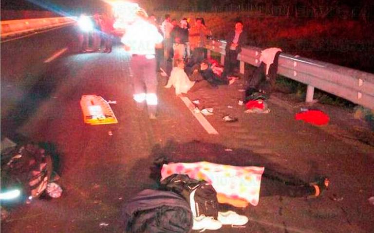 Confirman 9 poblanos heridos en volcadura de autobús Rápidos de Zacatlán