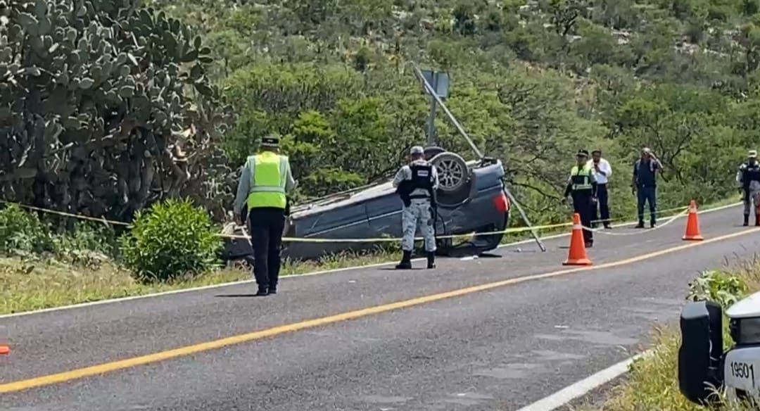 Lento tráfico sobre la Tehuacán-Huajuapan; accidente deja un muerto