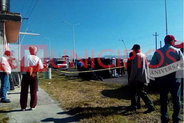 Vuelca patrulla en Atlixco con 7 personas, 2 están graves