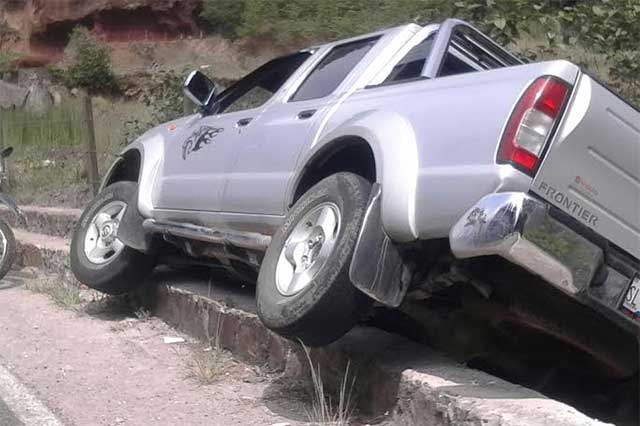 Sale ileso tras volcadura en la Acuaco-Zaragoza