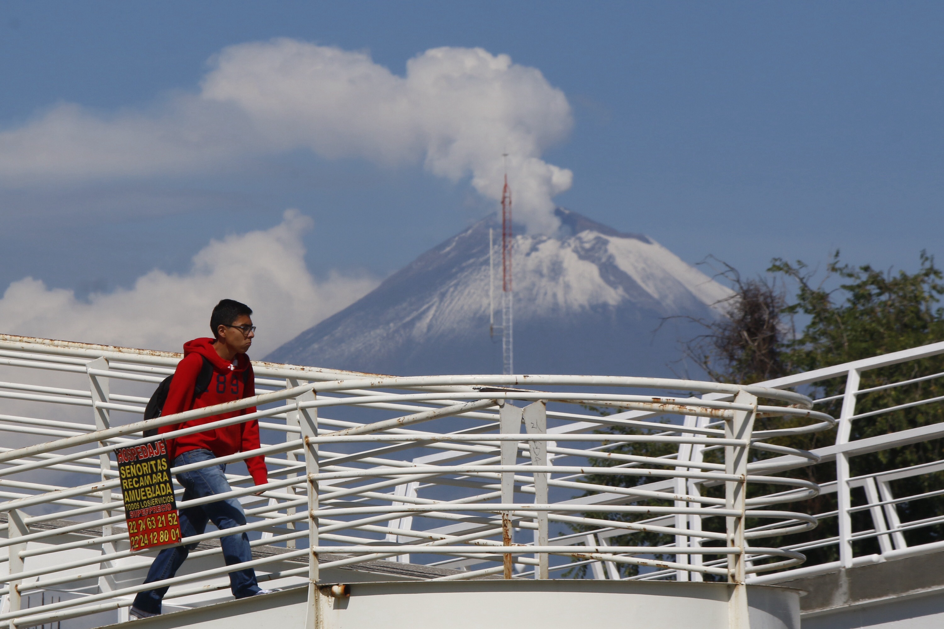 Popocatépetl lanza 12 exhalaciones en últimas horas