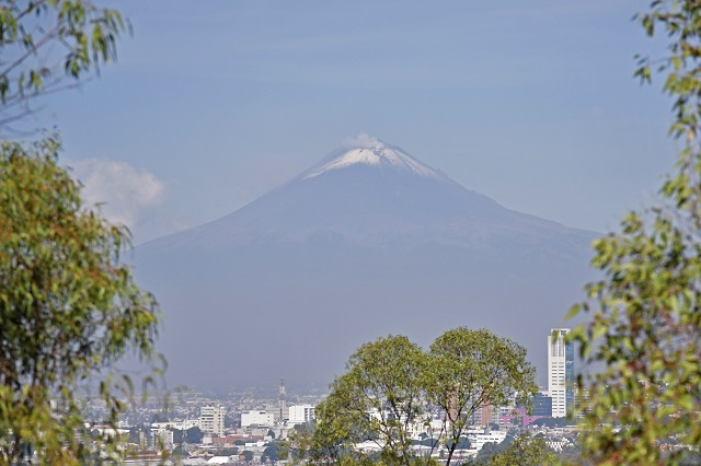 Popocatépetl presentó incandescencia y exhalaciones ceniza