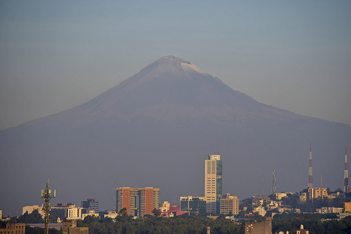 Cenapred registra sismo y tremores en el Popocatépetl