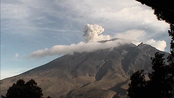 Registra Popocatépetl dos explosiones en 24 horas