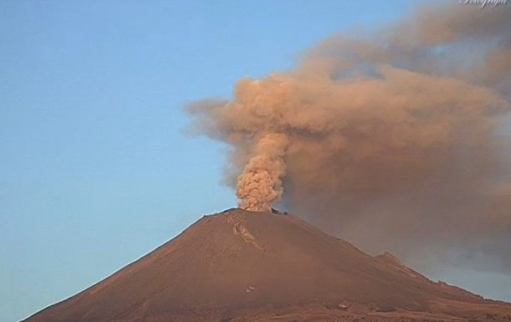 Popocatépetl presenta dos explosiones esta mañana 