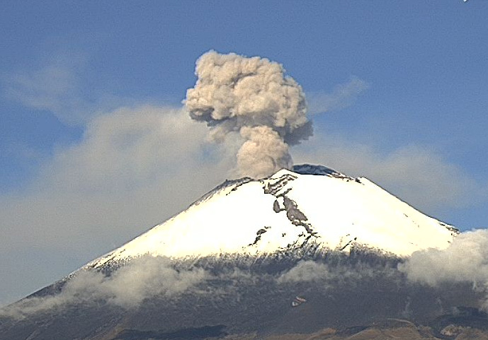 VIDEO Popocatépetl registra tres explosiones en 24 horas