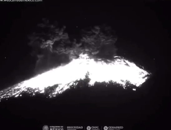 El Popo inició el día con una fuerte explosión