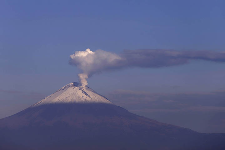 VIDEO Popocatépetl aumenta exhalaciones a 200 en 24 horas