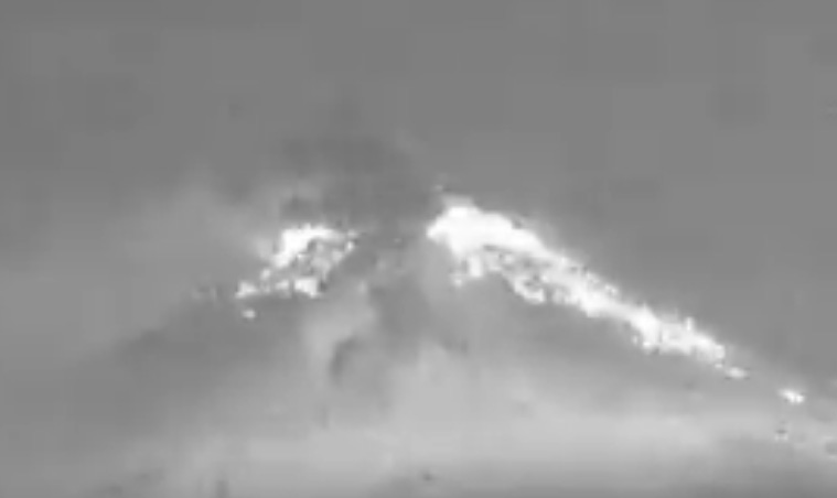 VIDEO Registra Popocatépetl explosión moderada en la madrugada