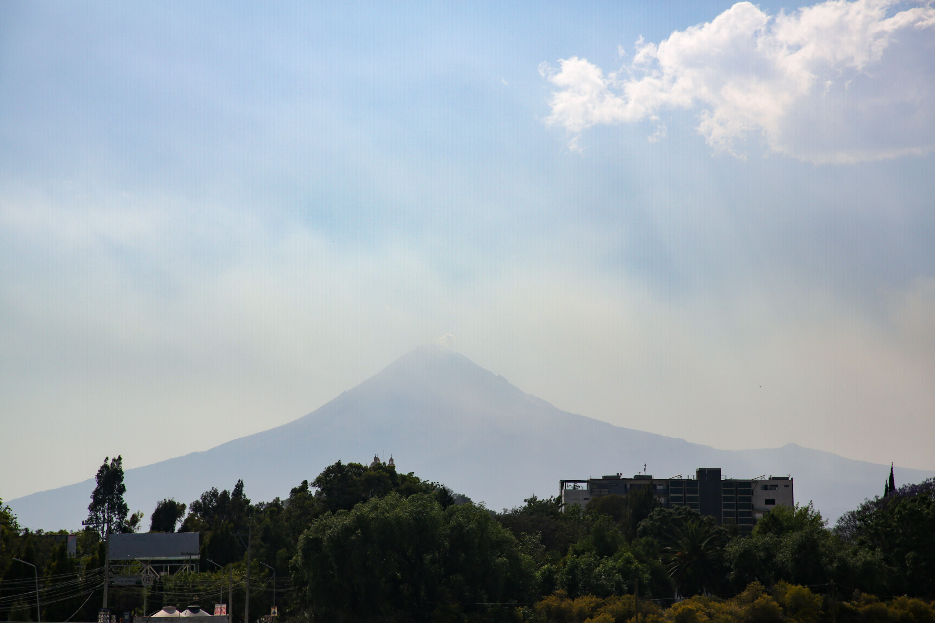 La ceniza del volcán ha provocado rinitis en 156 personas