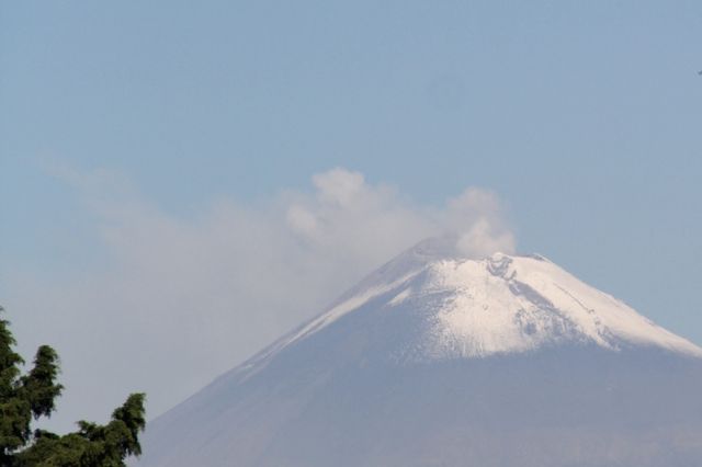 Popocatépetl lanza ceniza y activa alerta amarilla en CDMX y estados vecinos
