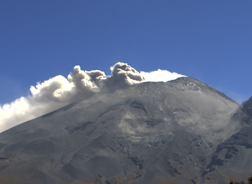 Popocatépetl registraron 302 minutos de tremor y una explosión menor