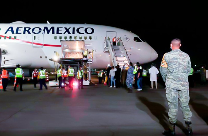 Llega a México avión con insumos para enfrentar al Covid-19