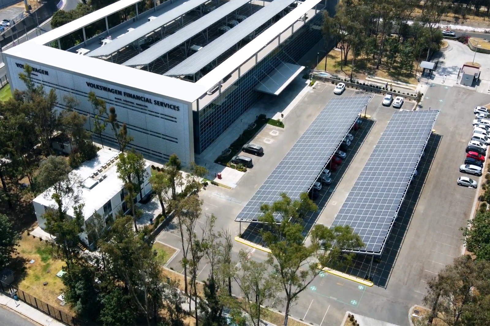 Volkswagen Financial Services reduce su huella de carbono al instalar celdas solares