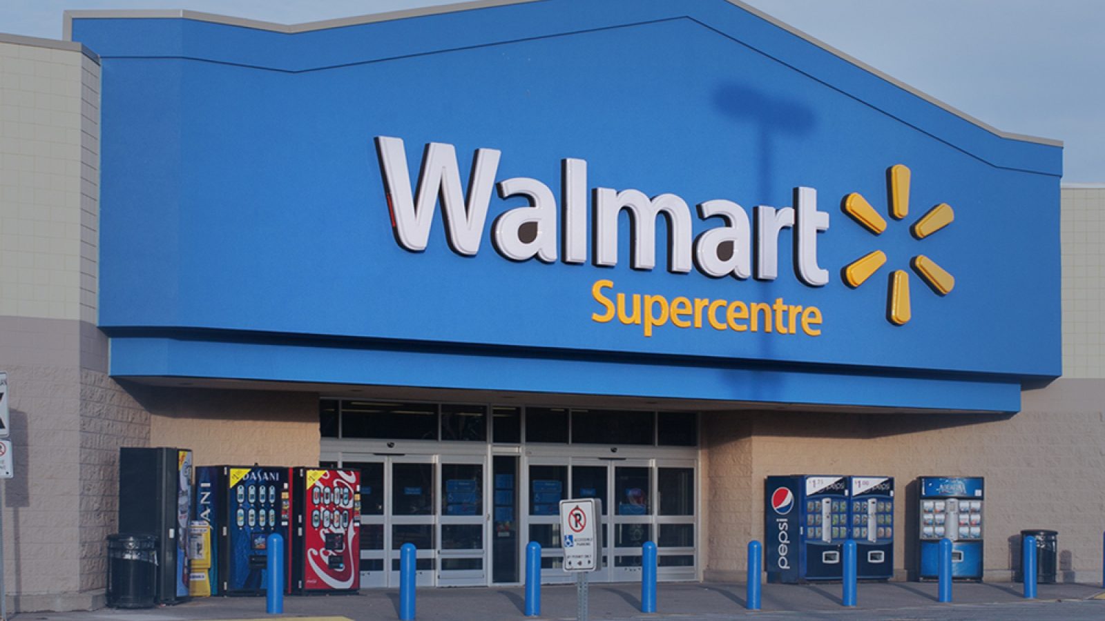 Walmart contrata personal para atender la alta demanda