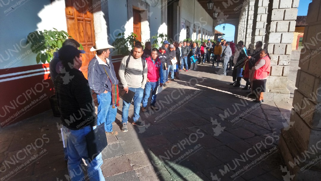 Decenas tramitan licencia de conducir en Zacapoaxtla