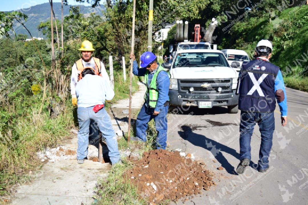 Siguen sin electricidad 6 comunidades de Zacapoaxtla