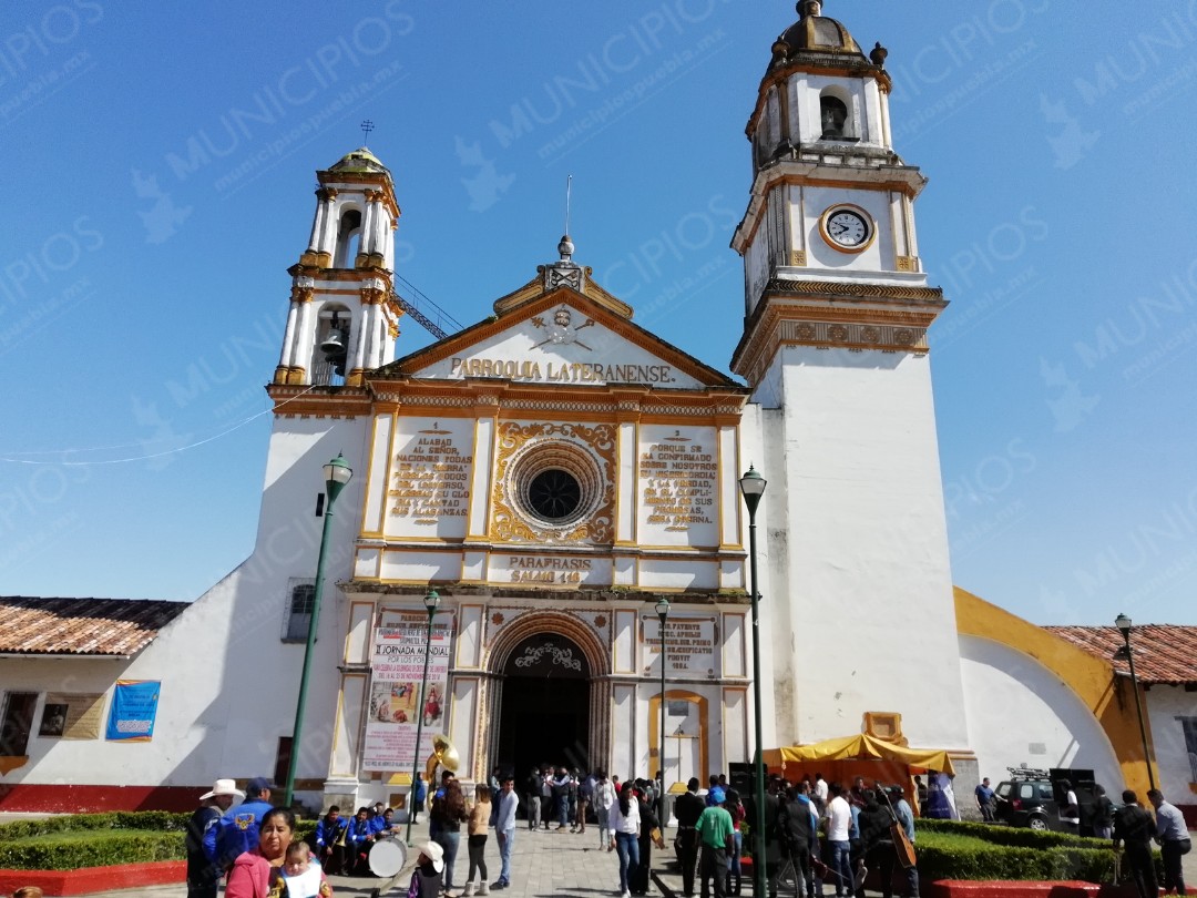 Músicos celebran a su patrona Santa Cecilia, en Zacapoaxtla