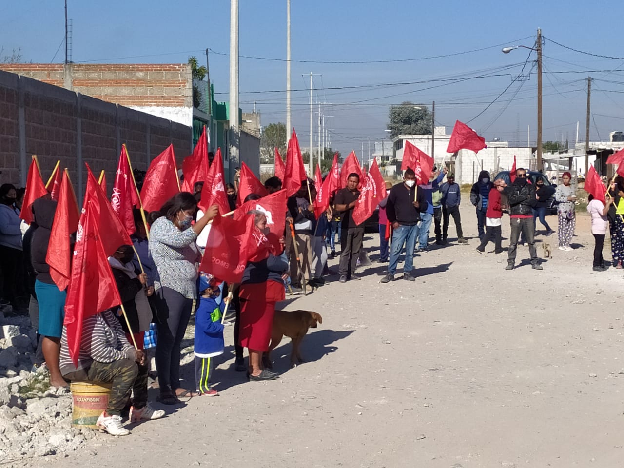 Logran electrificación para colonias antorchistas de Puebla capital